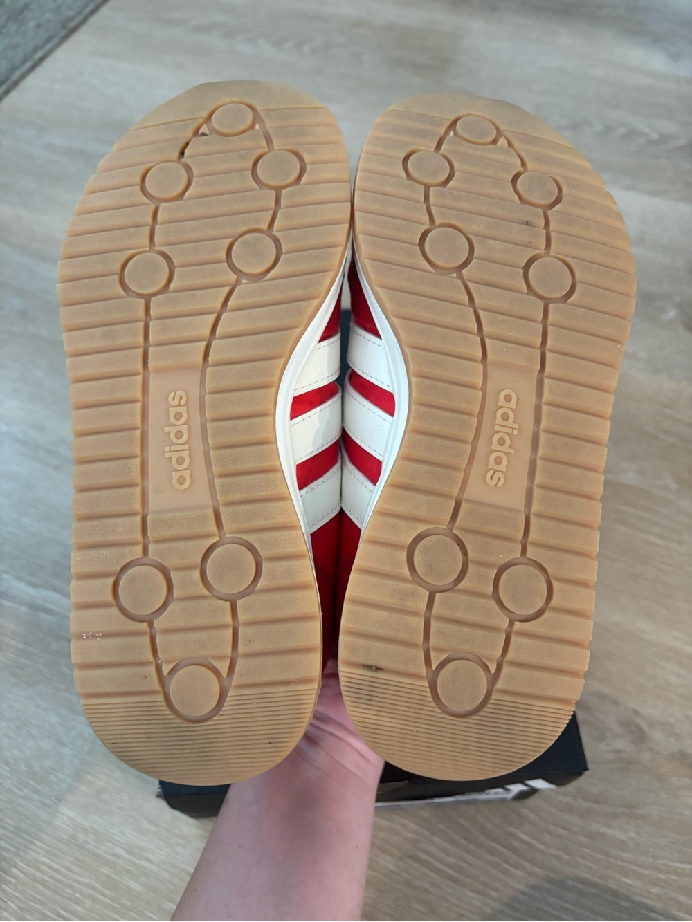 Girls Adidas Sneakers size 4 - Picture 3 of 4